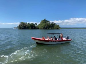 লস Haitises ব্যক্তিগত নৌকা ভ্রমণ